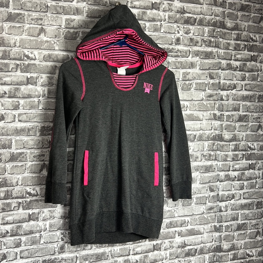 Nike - Picture 2 of 8